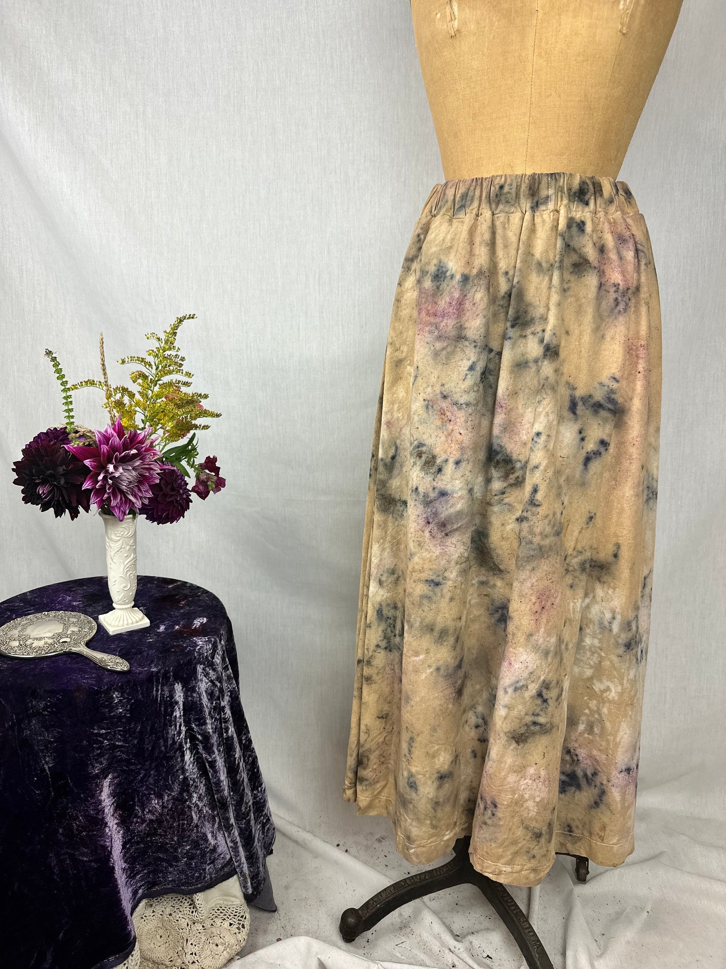 Raw silk skirt with pockets- shedding