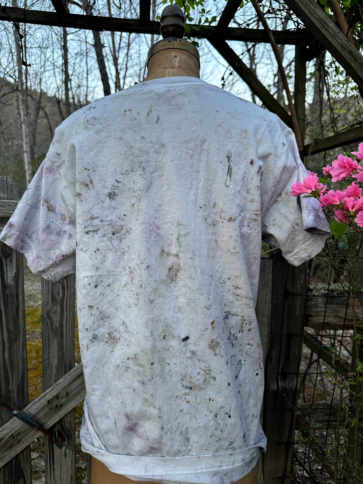 Organic cotton tee- waters flow