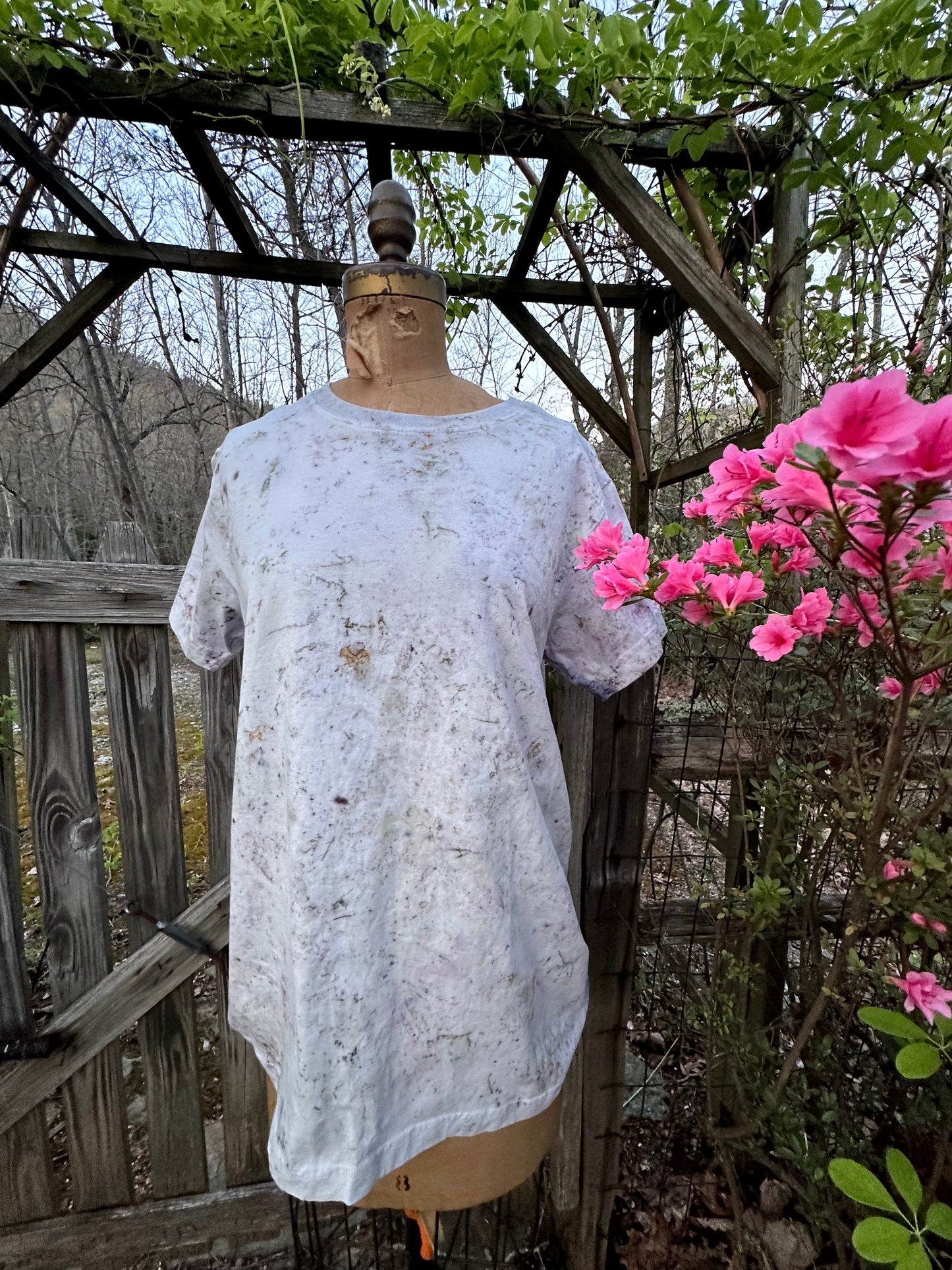 Organic cotton tee- waters flow