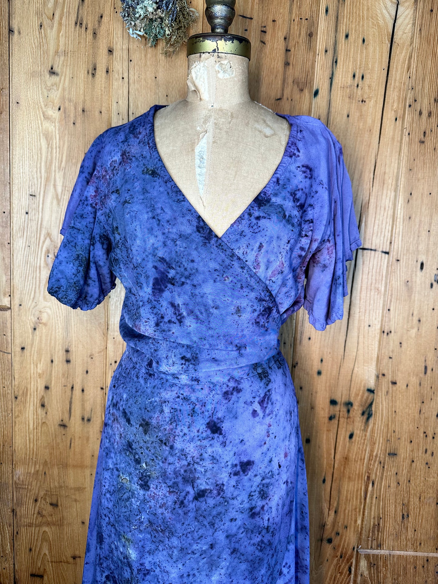 Wrap dress - deep into the mystery